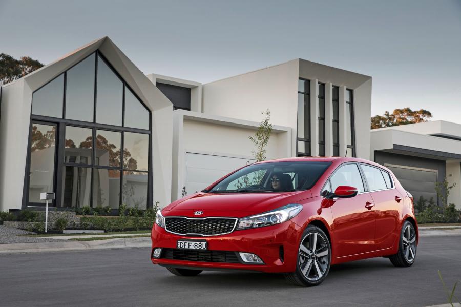  Kia Cerato Hatchback 2016 года  (AU) (фото 6 из 20)